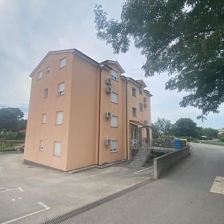 Apartment Noel Fažana Eksteriør billede
